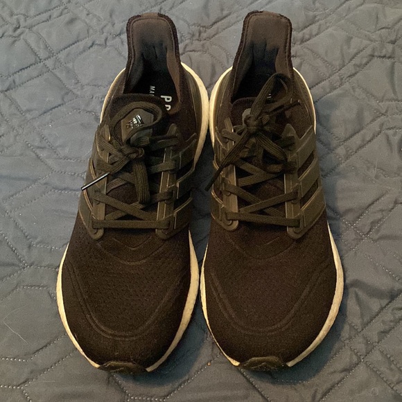 Women’s Adidas Ultraboost 21 - Picture 3 of 8